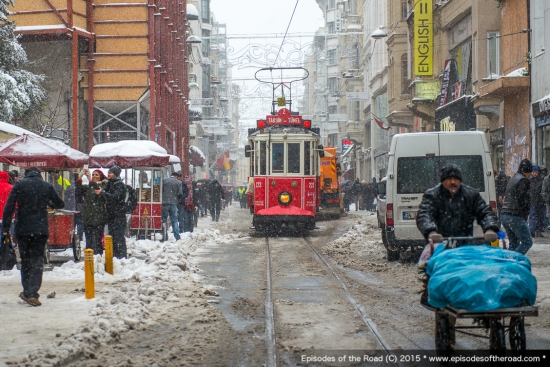 Исторический трамвай в Стамбуле